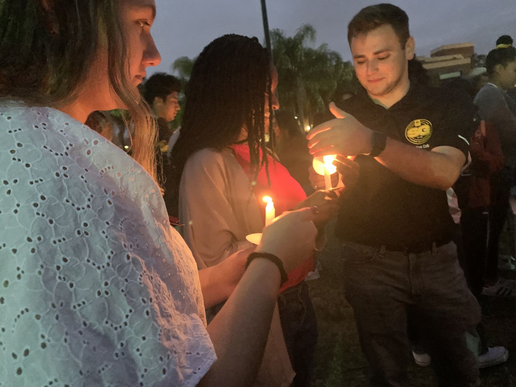 Vigil held in remembrance of Parkland shooting